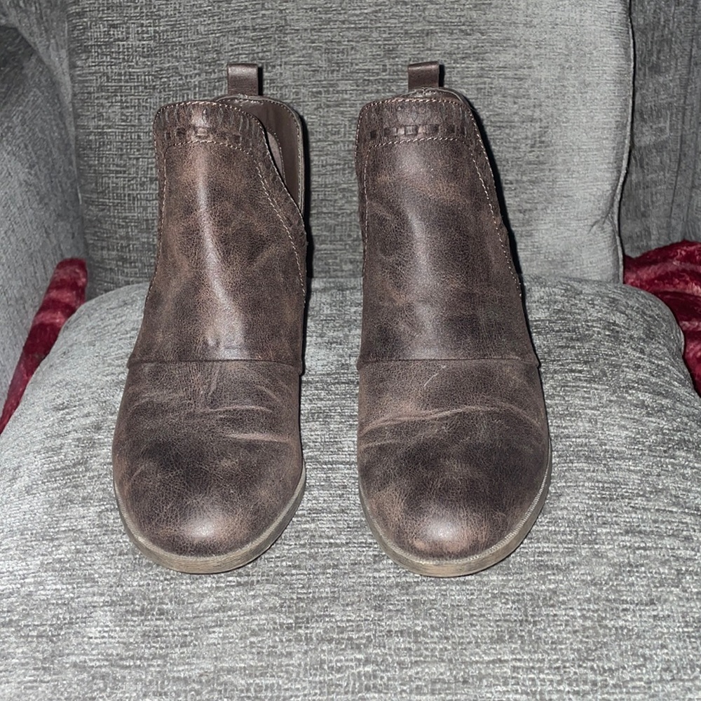 2 inch heel ankle booties